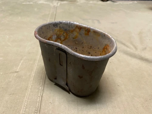 ORIGINAL WWII US ARMY & MARINE STEEL M1942 CANTEEN CUP-1942, FOLEY MFG CO