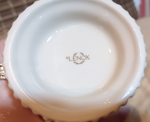 VTG LENOX IVORY VASE BEADED IRISH DESIGNED RAISED PORCELAIN w/GOLD TRIM-3 1/4"T - Picture 2 of 8