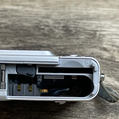 Casio Exilim EX-Z57 Silver 5.0 MP USB 2.7