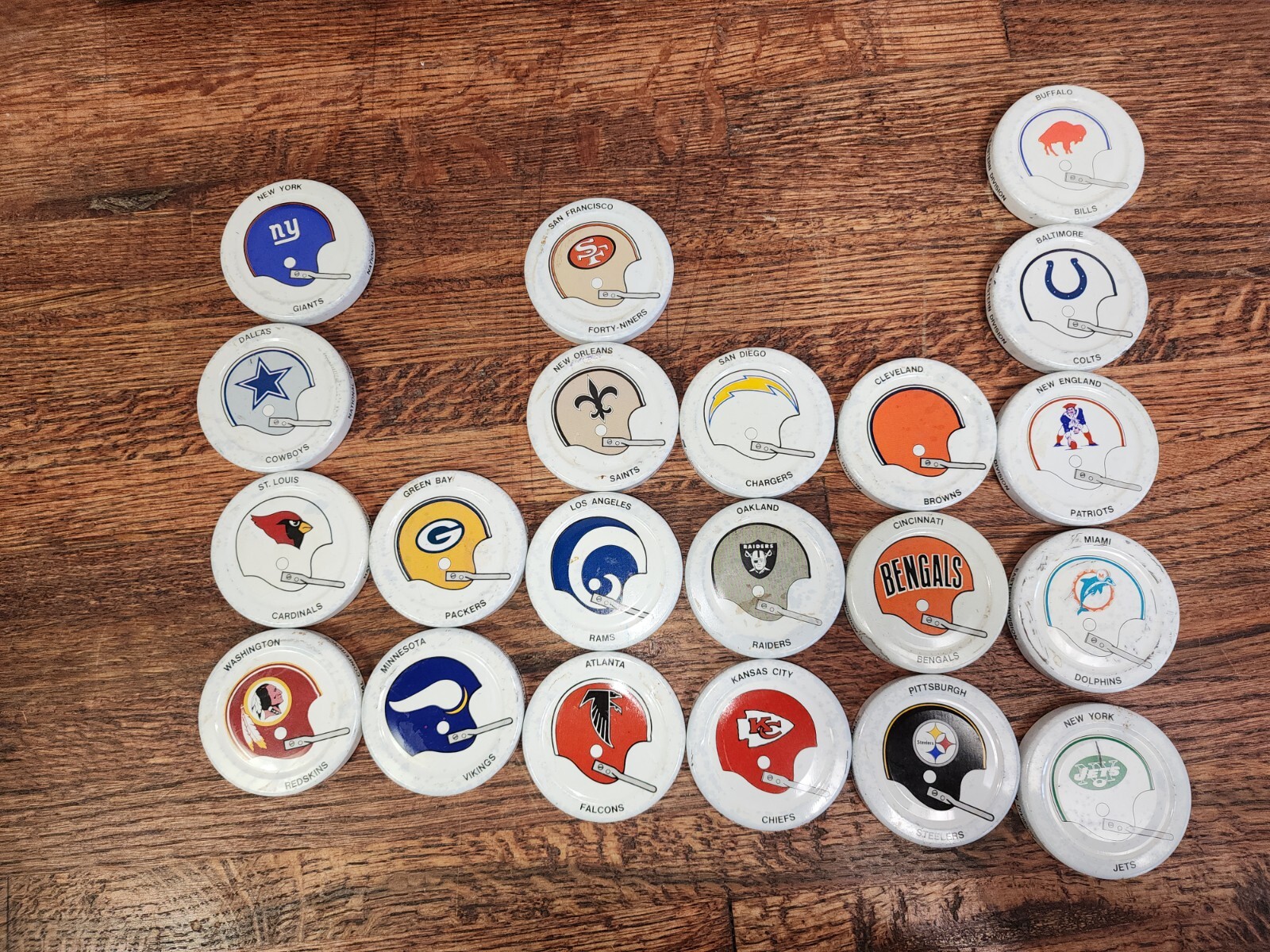 Vintage Gatorade NFL Football Team Glass Bottle Caps Lids 1970s Lot Of