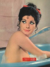 Edwige Fenech in Tub 18x24 Poster