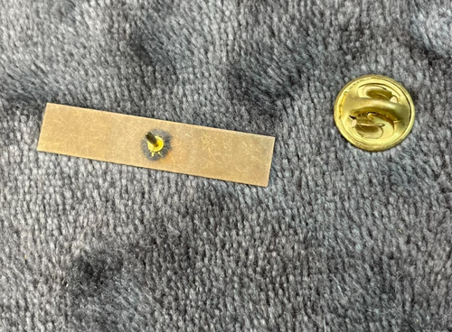 Vintage Apple Computer Macintosh Plus Brass Promotional Pin c.1986 - Afbeelding 4 van 4