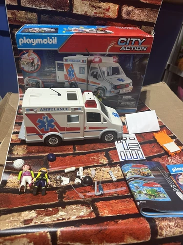 Playmobil2022Rescue Ambulance71232 with Paramedics