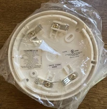 Cerberus Pyrotronics Siemens DB-3S Base For Fire Alarm Smoke Detectors. 
