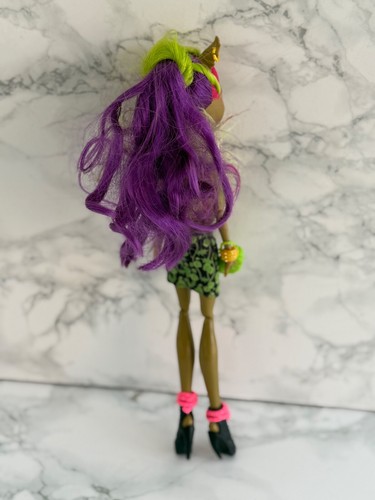 Monster High Doll- Clawdeen Wolf Clawvenus Freaky Fusions - Venus McFlytrap - Picture 5 of 5