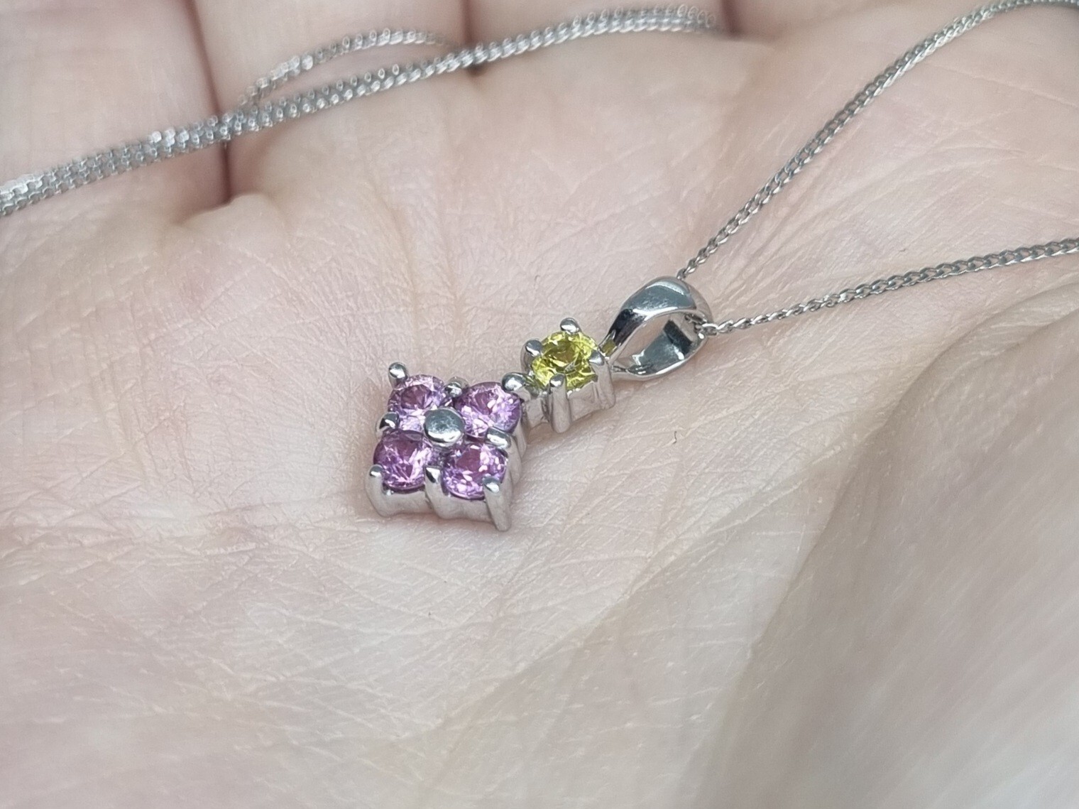 Beautiful Solid 9ct White Gold Square Drop Pendan… - image 8