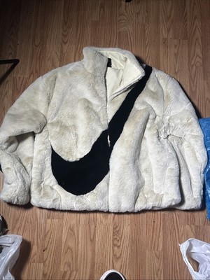 Nike Women's Oversized Faux Fur Plush Jacket Big Swoosh Teddy Sherpa Coat Size M