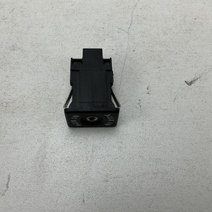 2012-2018 Volkwagen Beetle Aux-In /Auxiliary Socket 5M0035724 OEM