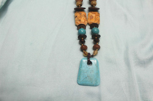 New 26" Necklace Blue Howlite, Crazy Lace Agate, Wood, Garnet NWOT - Picture 3 of 9
