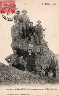 63 CPA ANIMEE 1907 AUVERGNE EXCURSION AU SOMMET DU PUY DE SANCY