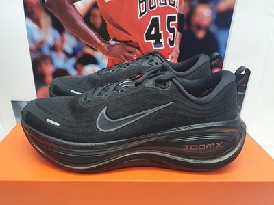 Nike Vomero Plus Black Bright Crimson Herren UK 10 EUR 45 (HV8150 007)