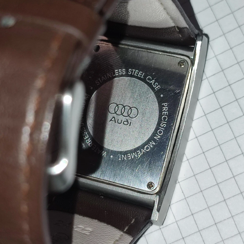 Винтажные кварцевые часы Audi водонепроницаемые 30 М прецизионный механизм стальной корпус - Изображение 3 из 4