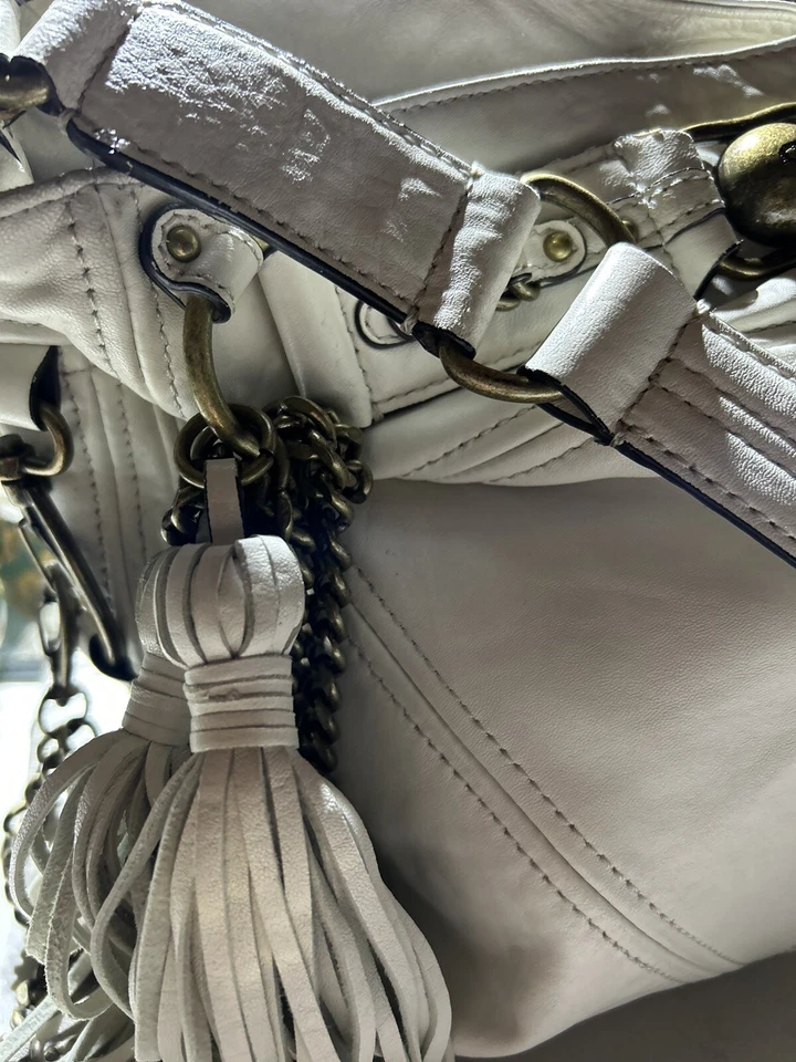 Bolso de Mano De Colección Juicy Couture Cuero Blanco Borla Grande y Cadena Foto 4 de 4