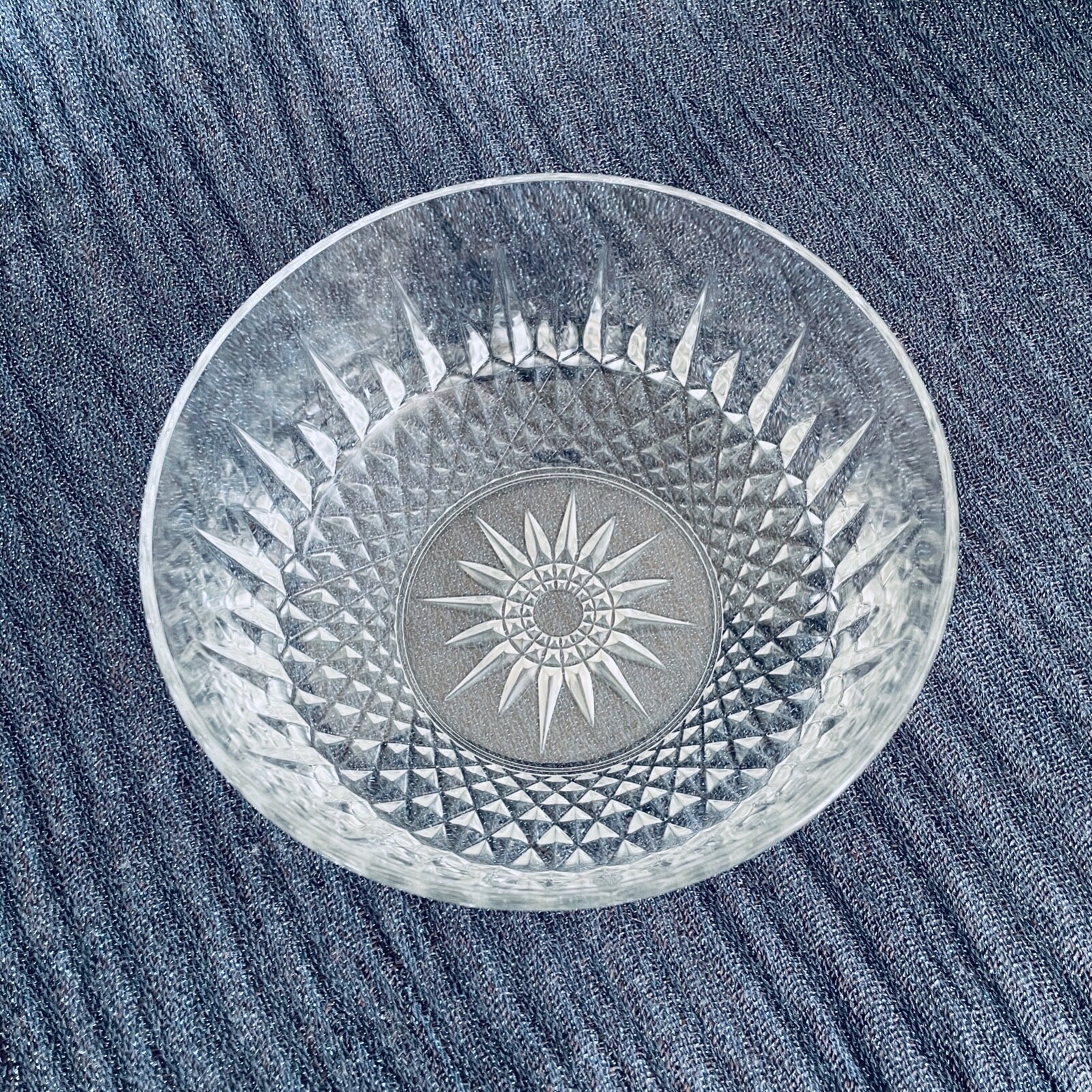 Arcoroc France Starburst Diamond Clear Glass Serving Bowl