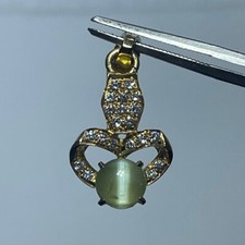 18kt Yellow Gold Green Catseye Chrysoberyl Gemstone Pendant with Diamonds