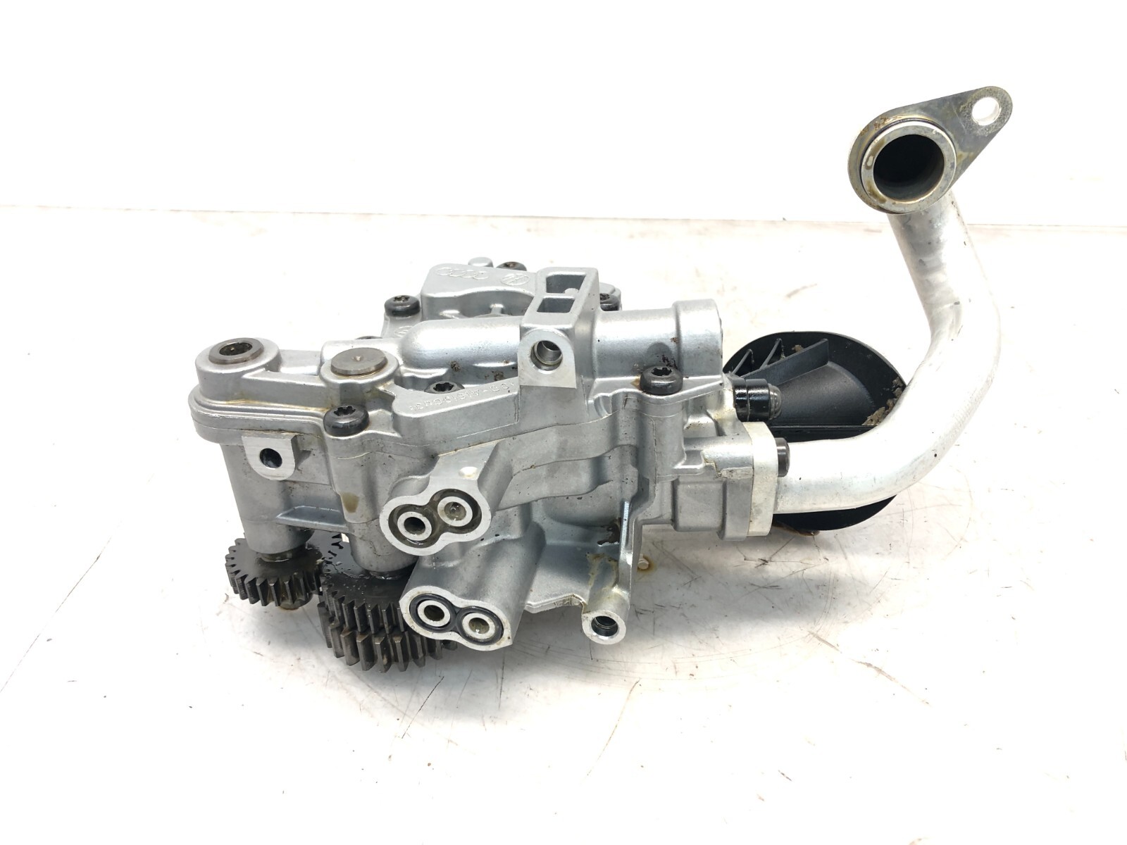 2014-2018 BENTLEY FLYING SPUR 4.0L V8 ENGINE MOTOR OIL PUMP OEM.