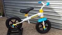 Ultimate Hardware Childs Kids Brave Training Balance Bike Bicycle White & Blue Ultimate Hardware Childs Kids Brave Training Balance Bike Bicycle White & Blue