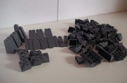LEGO Dark Bluish Gray slope bricks x 98 - Picture 2 of 3