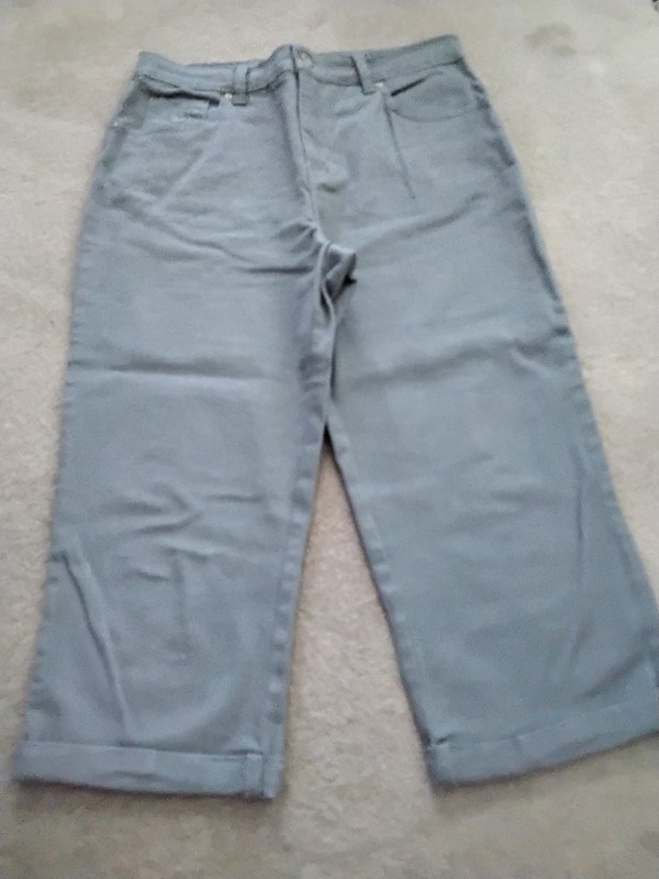 Gloria Vanderbilt Jeans Womens 8 Green Amanda Capri High Rise Stretch Cuffed