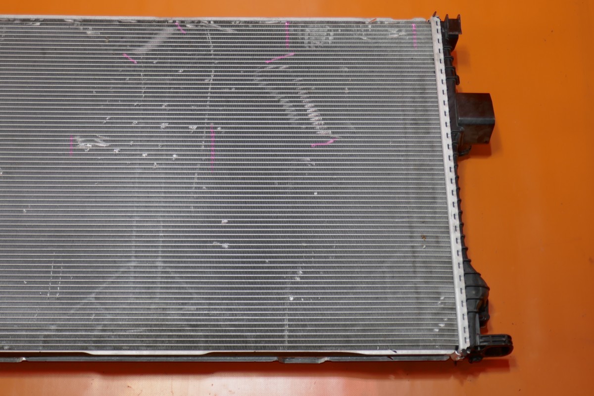 BENTLEY FLYING SPUR COOLING RADIATOR 2020 2021 2022 3SA121249C OEM