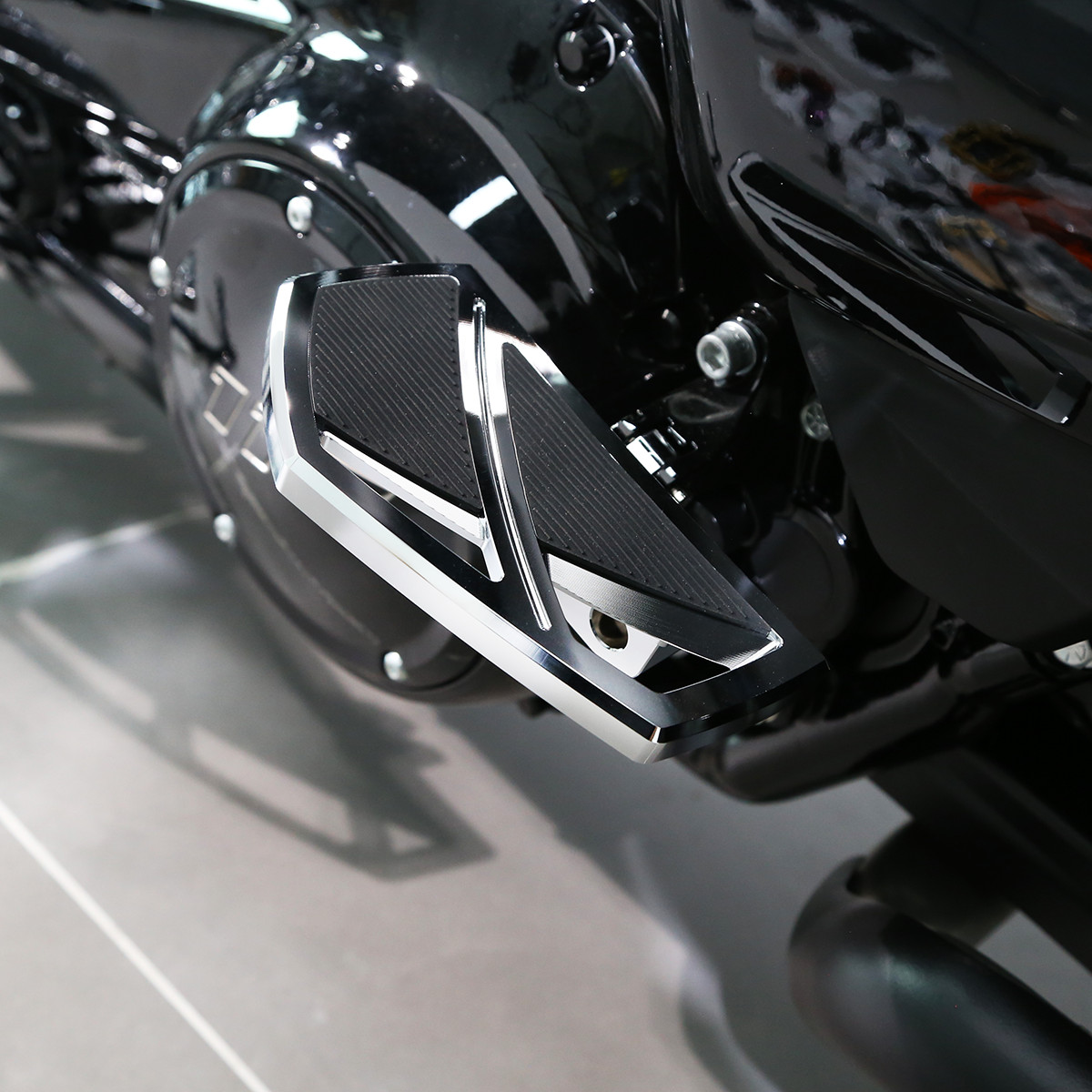 Chrome Phantom Floorboards Footpegs Shifter Peg Pedal Kit For Harley Touring