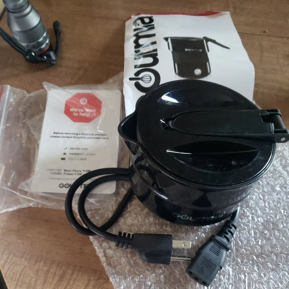 Gourmia 1 Qt. Electric Collapsible Travel Kettle GK338B Black - Image 3 of 4