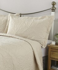 Pinsonic Pattern Bedspread