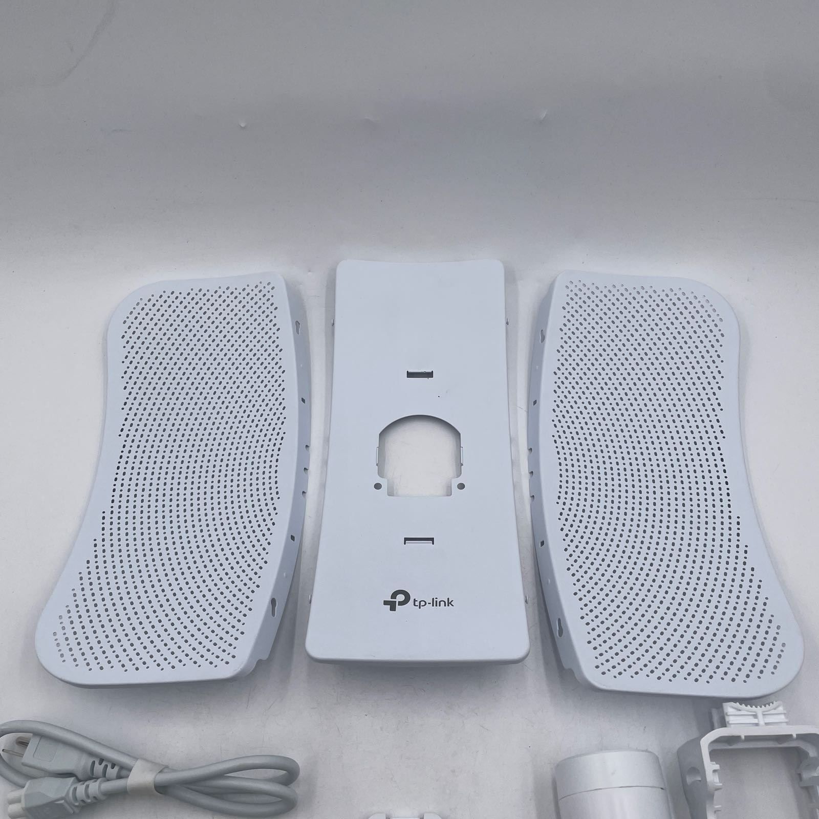 TP-Link CPE710 5GHz AC 867Mbps Long Range Gigabit Outdoor Wireless Bridge 23dBi