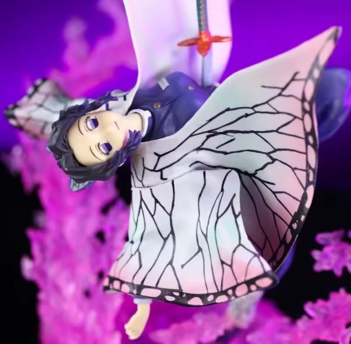 Statuette Shinobu Kocho de 20 cm avec finitions haut de gamme Demon Slayer