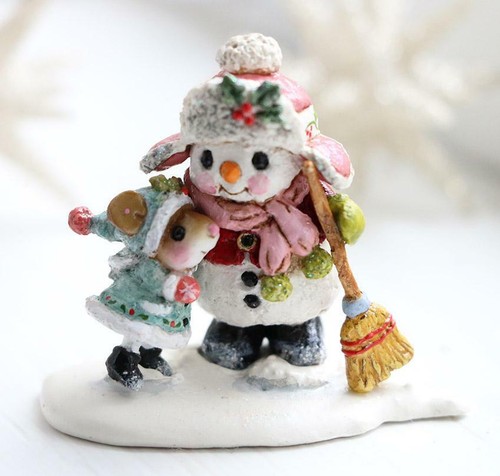 Wee Forest Folk Christmas Figurine TM-9 - Frosty Friends - Picture 3 of 4