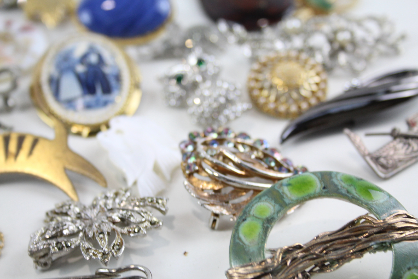 Vintage Bulk Unsorted Brooches Mixed Tone Butterfly Faux Pearl Dog