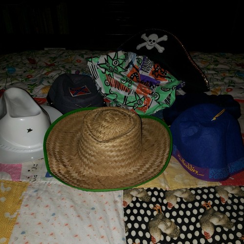 Vintage Lot Of Childrens Dress Up Hats 
