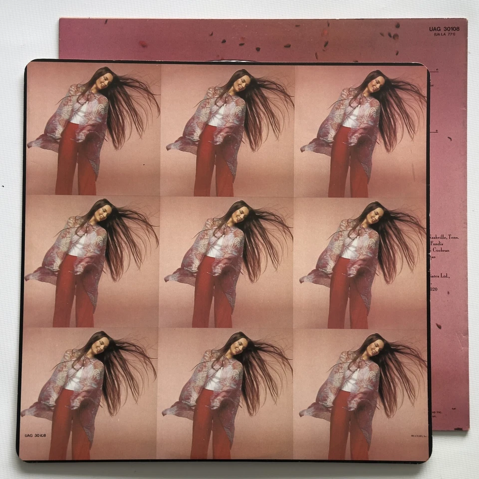 Crystal Gayle - we must believe in magic 1977 UK vinyl LP record NM/NM 30108 - Image 4 of 4