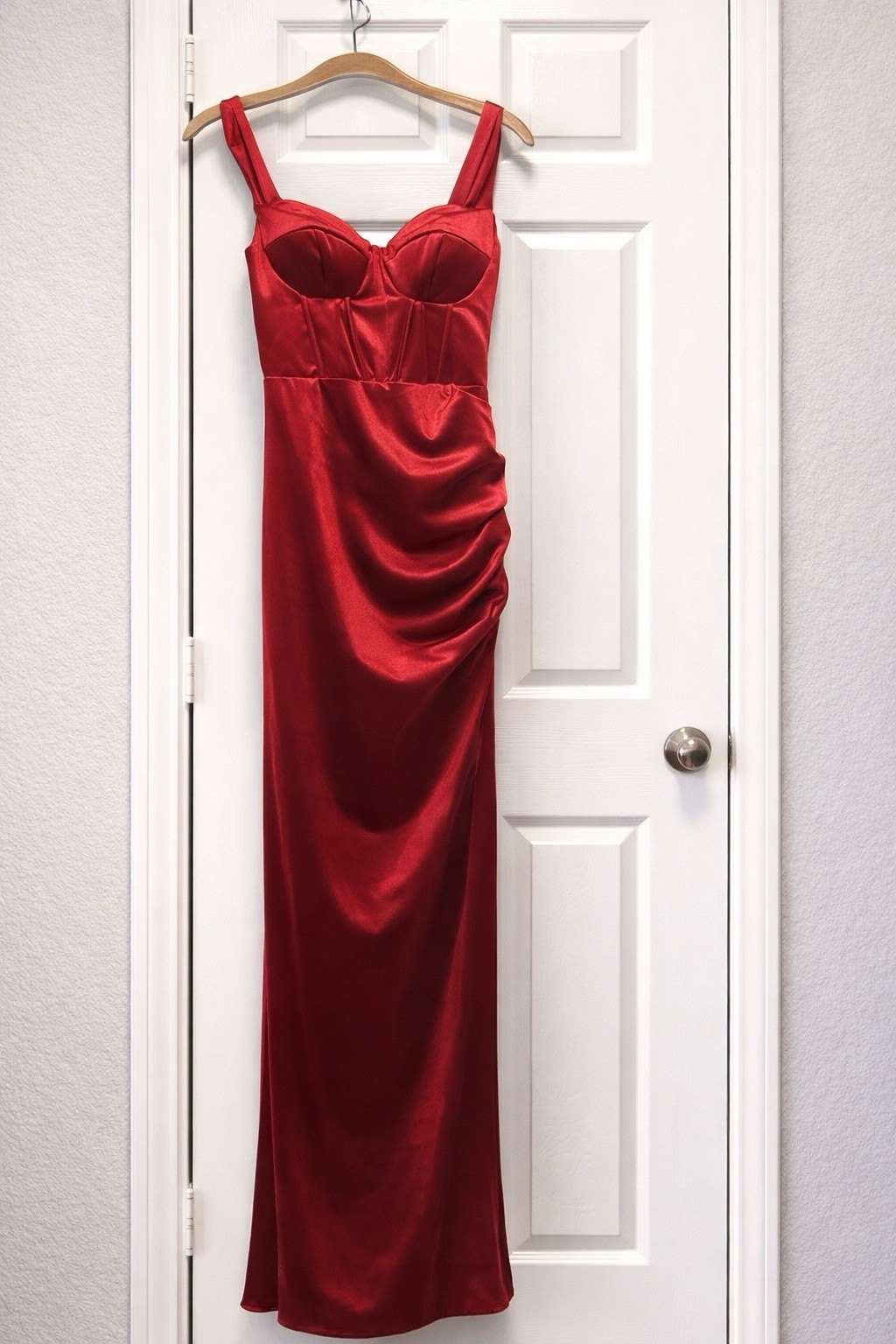 Windsor Floor Length Ball Gown Size XS Red