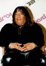 Músico Rick James responde preguntas en la sala de medios en medios D- Foto antigua 7