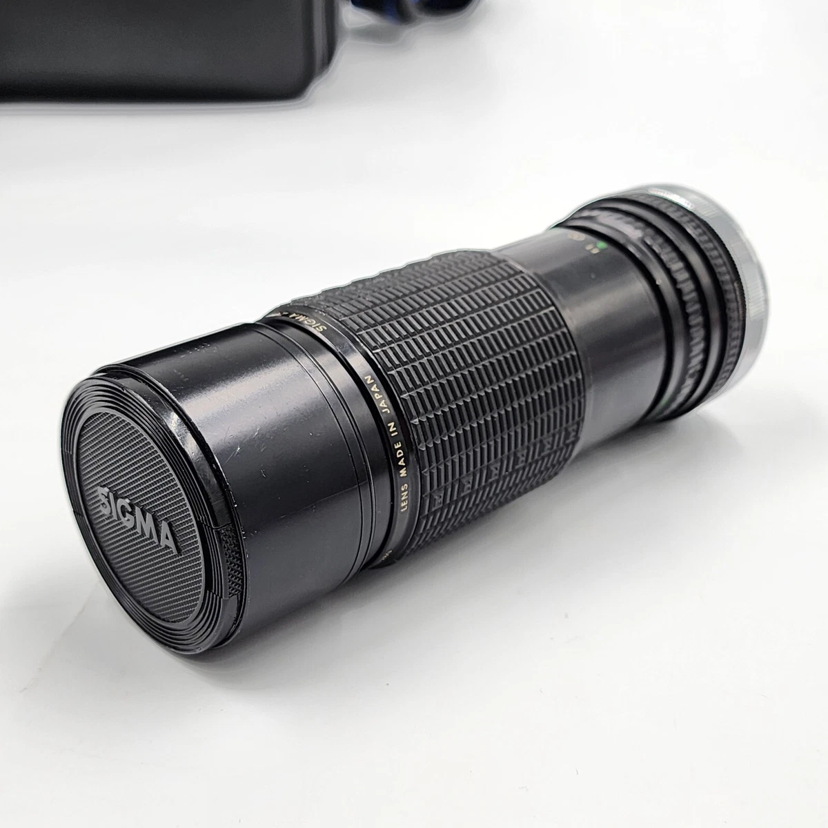 OBJECTIF ZOOM SIGMA 100-200 mm F4,5 AIS ONE TOUCH pour