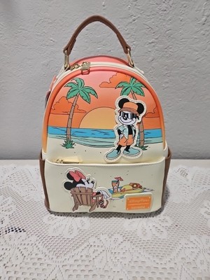 2024 Disney Parks Mickey & Minnie Summer At The Beach  display picture 2