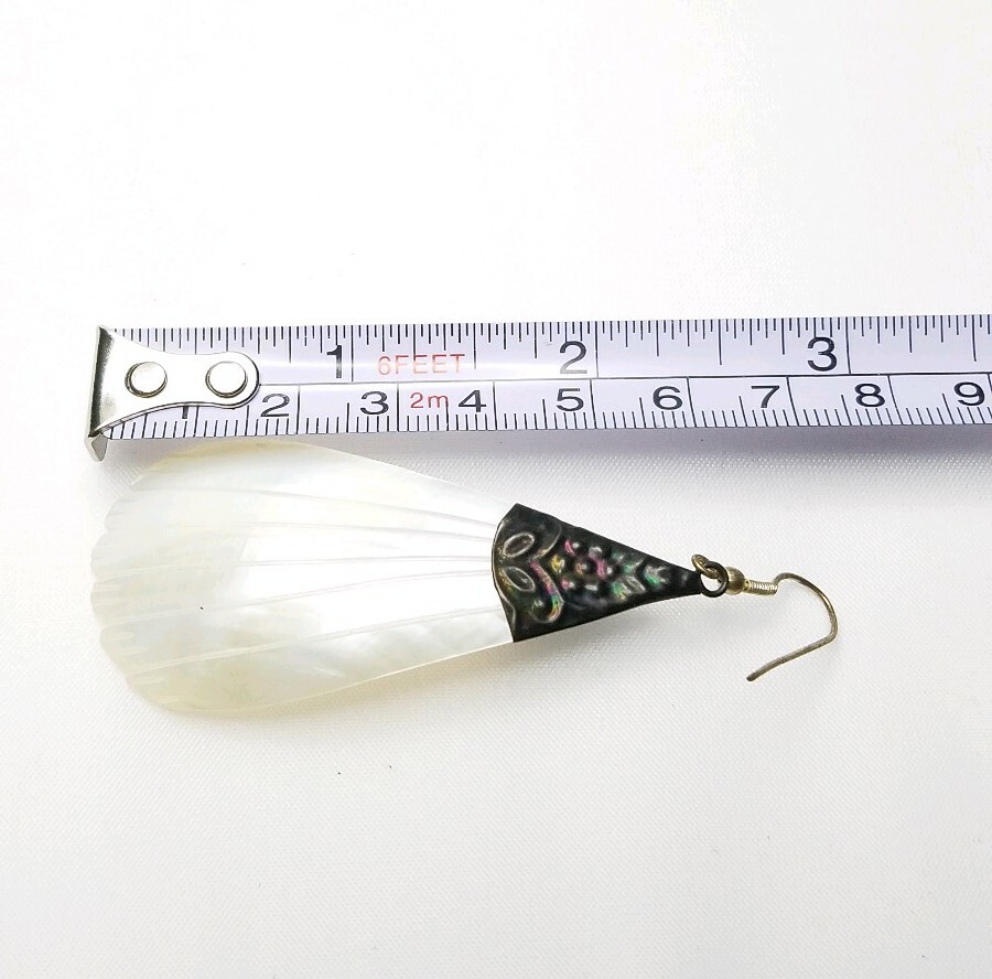 Classy Elegant Thin Teardrop Shaped Shell Earrings - image 1