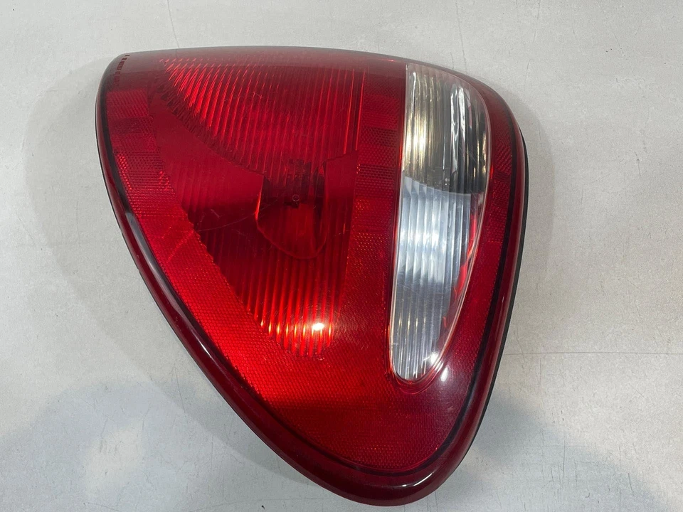 Compatível com 2001-2003 DODGE CARAVAN lanterna traseira direita conjunto quarto painel montado fabricante de equipamento original - Imagem 2 de 4