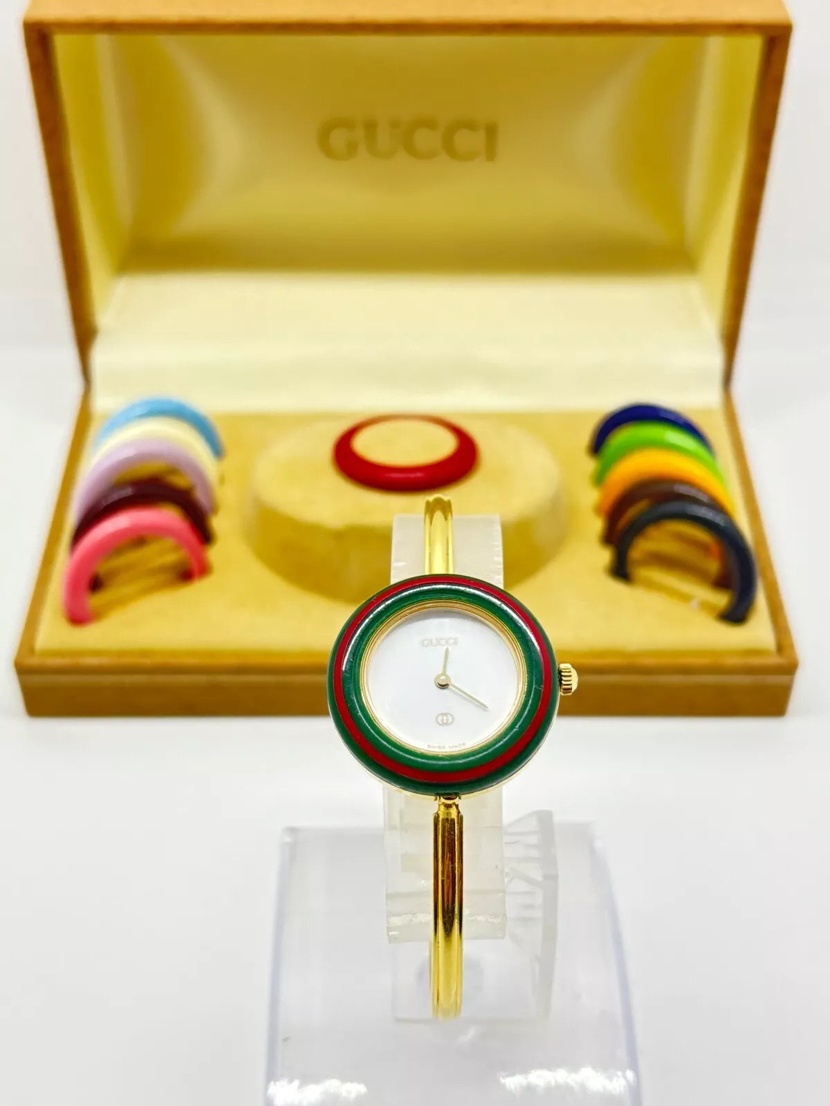 [Presque comme neuve avec boite] Montre GUCCI lunette changeante 11/12 12 couleurs or occasion fonctionne F/S