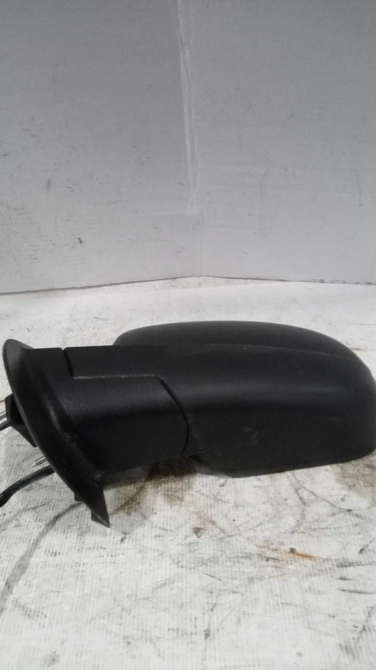 Espejo retrovisor de puerta izquierdo usado se adapta a: Chevrolet Suburban 1500 2011 eléctrico sin giro integral Foto 2 de 4