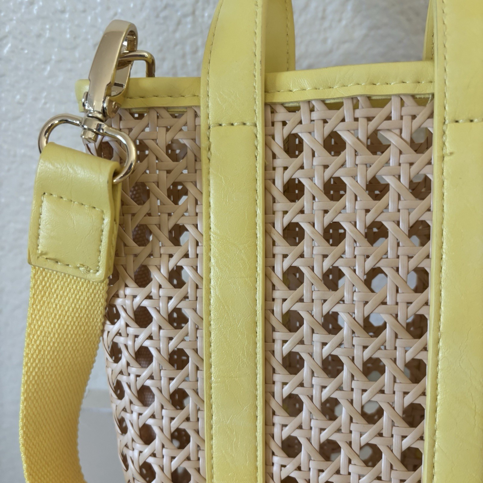 Universal Thread Caning Basket Weave Crossbody Pu… - image 2