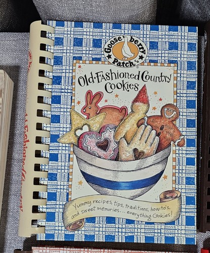 Lot of 6 Gooseberry Patch Spiral CookBook Christmas Autumn & 1 Booklet 03 - Imagen 3 de 12