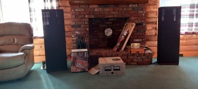 Vandersteen 3A Signature speakers with stands