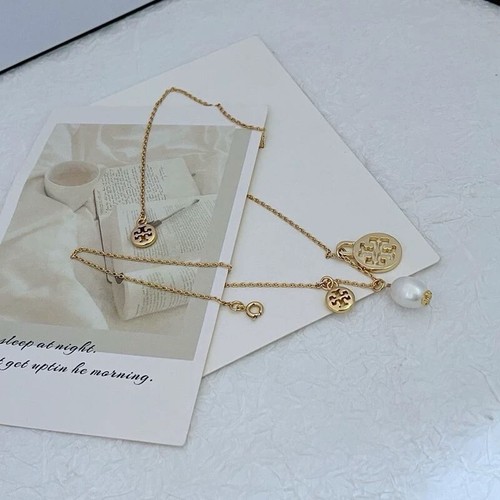 Tory Burch Double T Coin Logo Pearl Necklace Ins Style Lady Simple Collection - Picture 4 of 6