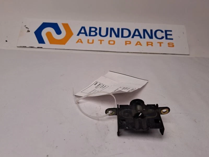 LOWER HOOD CATCH RIGHT SIDE fits MERCEDES-BENZ 400 S-CLASS 1994 - 1999 - Image 3 of 4