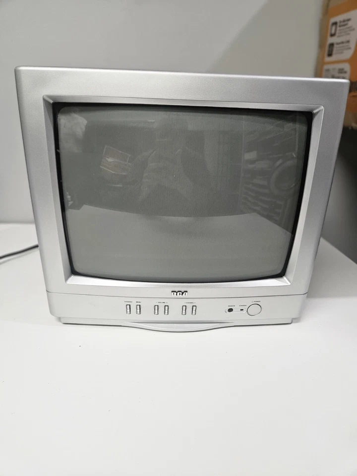 RCA TV 13V420T Colour TV Television 13” Retro Gaming Tested Works In Box NM - Image 2 of 4