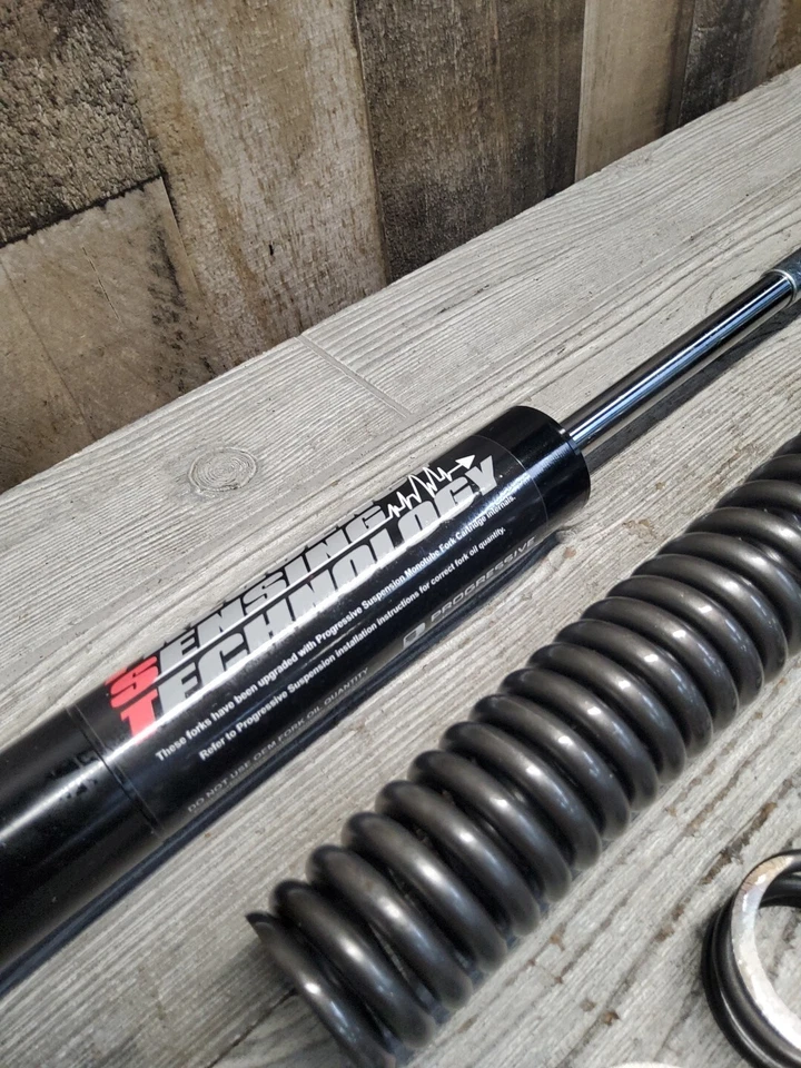 Harley Davidson Street Glide 2016 especial horquillas progresivas cartucho reductor  Foto 3 de 4