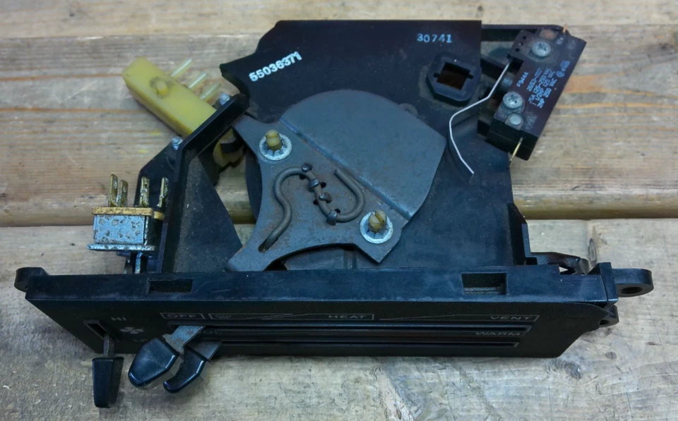 Interruptor de control de calor para calefacción Jeep Wrangler YJ 87-95 55036371 PIEZAS LEER Foto 2 de 4