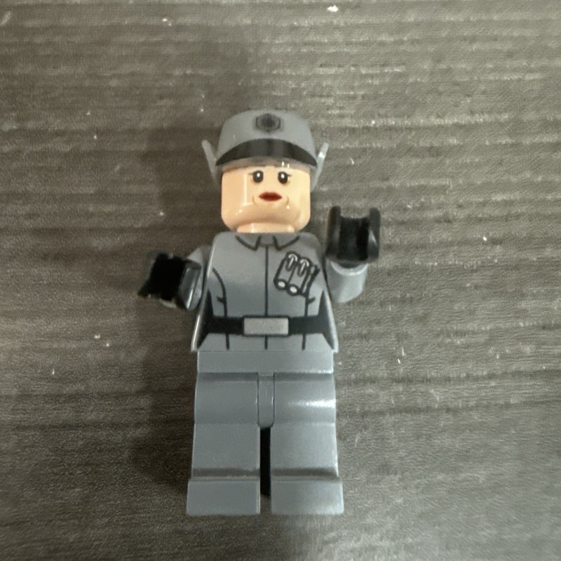 LEGO Star Wars sw0665 First Order Officer Lieutenant Female Good Condition